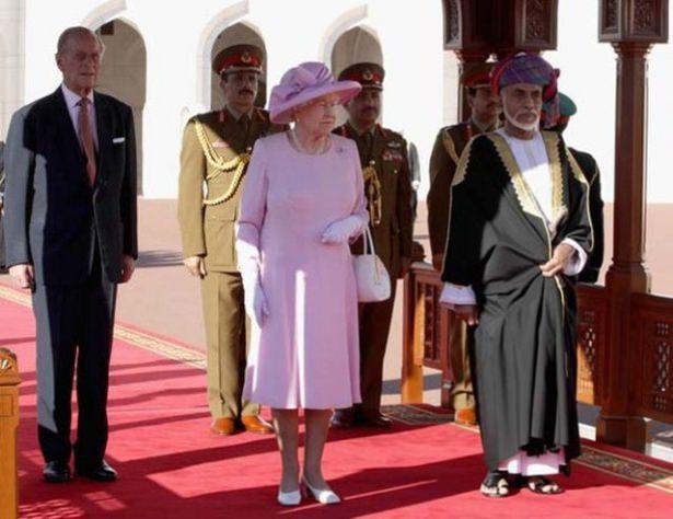 <p>Sultan Qaboos ülkenin ismini sadece Umman olarak yeniden adlandırdıktan sonra reform ve modernleşmeye dayalı cesur bir program başlatacaktı.</p>

<p> </p>

