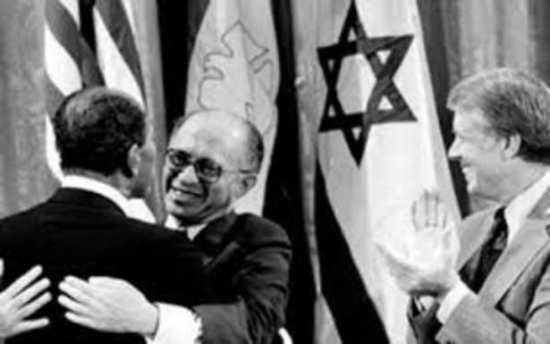 <p>Camp David ofisinde gerçekleştiğinden, daha çok Camp David Anlaşması olarak bilinir.</p>
<p> </p>