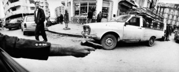 <p>Savaş on yıl sürdü ve on binlerce insanın canına mal oldu.</p>

<p> </p>
