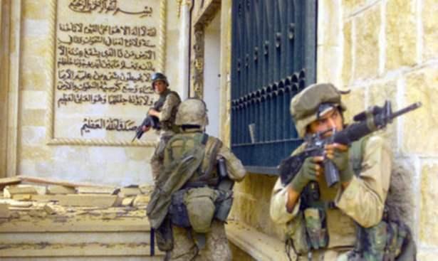 <p>20 Mart 2003 ABD: Irak'ın İşgali<br />
Diğer koalisyon ülkelerinin de desteğini alan Amerika Birleşik Devletleri ve İngiltere, uzun ve tartışmalı bir savaşın başlangıcı olarak Irak'ı işgal etti.</p>

<p> </p>
