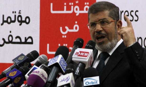 <p>24 Haziran 2012 Mısır: Müslüman Kardeşler<br />
Muhammed Mursi liderliğindeki Müslüman Kardeşler'in Özgürlük ve Adalet Partisi, oyların yaklaşık % 52'sini alarak, Mısır'ın ilk demokratik cumhurbaşkanlığı seçimlerinin galibi ilan edildi.</p>

<p> </p>
