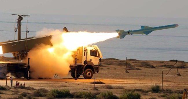 <p><strong>Suudi Arabistan en çok silah alan ülke oldu</strong></p>
<p><br />
Araştırma şirketi İngiliz Savunma Enstitüsü (IHS) dünya üzerinde silah alımına en çok para harcayan ülkenin Suudi Arabistan olduğunu belirtti.</p>
<p> </p>