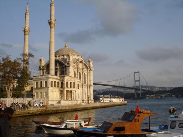 <p>Mecidiye Camii (Ortaköy, Birinci Abdülmecid), 30 — Rumelihisârı (Fâtih).</p>