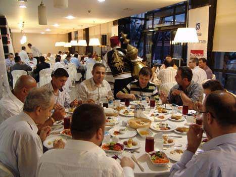 <p>Mide ve bağırsak sorunlarında oldukça yarar sağlar, mide asidinde azalmaya bağlı iyileşmeler görülür.<br />
 </p>
