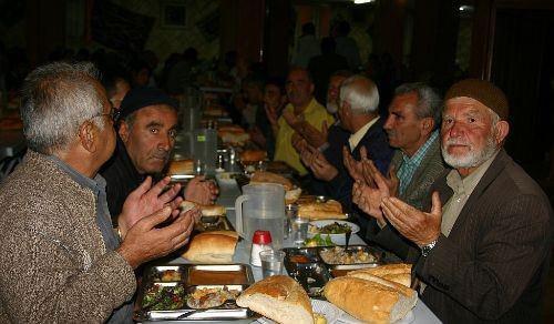 <p>Boşaltımı sağlayan organların dinlenmesi sağlanır.<br />
 </p>
