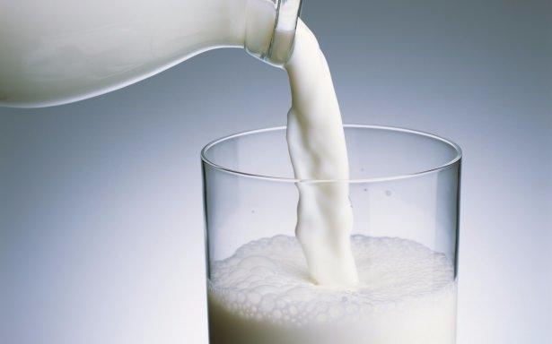 <p>sahurda 2 bardak süt tüketilmesinin hem susuzluğu dengeleyeceğini hem de tok tutacağını söyledi.</p>
