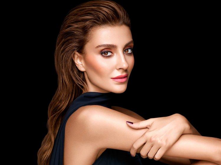 <p>Özge Ulusoy</p>
