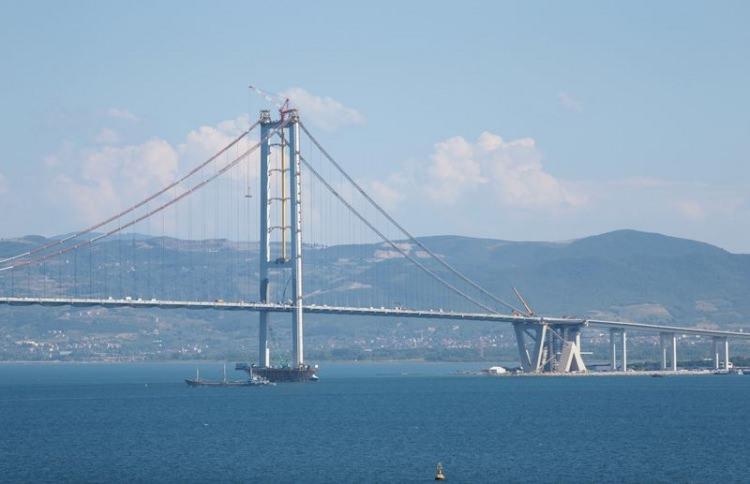 <p>35,93 metre tabliye genişliğine,</p>
