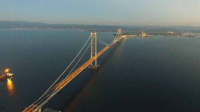 <p>Feribotların sakin olması doğal köprü varken ve bedavayken gezmek için gidilir.</p>
