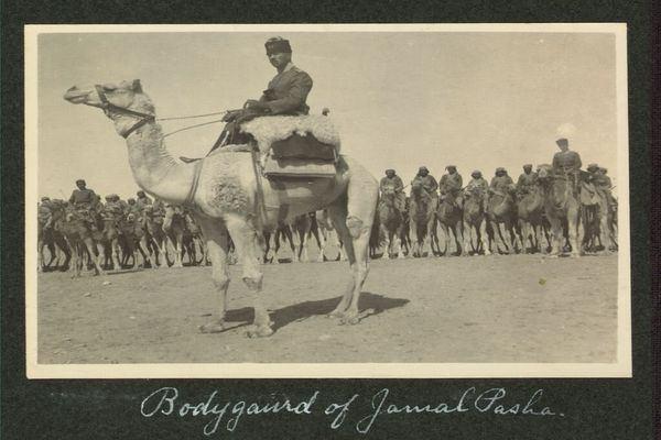 <p>El-Ariş Çölünden Süveyş'e yürüyüş - 1915</p>
<p> </p>