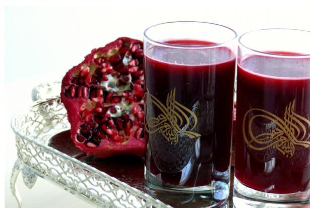 <p>Yemekte hoşaf suyu veya şerbet tercih edilirdi.</p>
