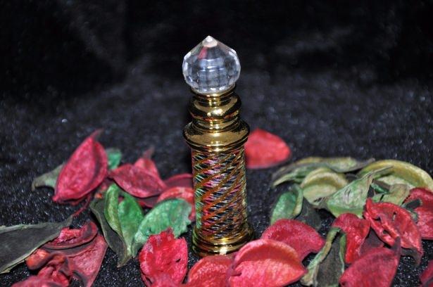 <p>Ayrıca kimilerine misk, amber ve sarısabır esansları ilave ediliyordu."</p>
