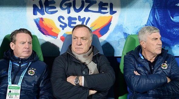 <p><strong>F.BAHÇE'YE TEKNİK DİREKTÖR EKİBİ ATADI </strong></p>
<div> </div>
<div>Fenerbahçe'de Advocaat'ın yardımcısı ile birlikte yer değiştirmesi 1 aydır konuştuğumuz konu. Genel durumdan anlaşılıyor en basit ıspatı şu; ayda 1 defa ülkesine giden Advocaat için ancak böyle bir planlama yapılabilirdi. Yardımcısına emenat etmek... Fenerbahçe'ye teknik direktör ekibi atadı göreve bu çok açık gözüküyor.</div>