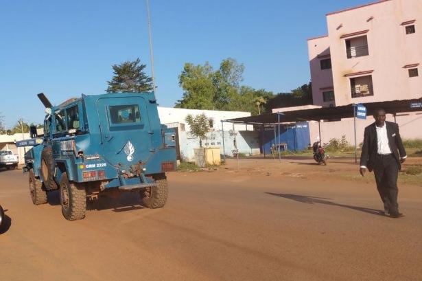 <p>Mali'de yabancı uyruklu 170 kişi silahlı kişiler tarafından rehin alındı, 2 güvenlik görevlisi öldürüldü.</p>

<p> </p>
