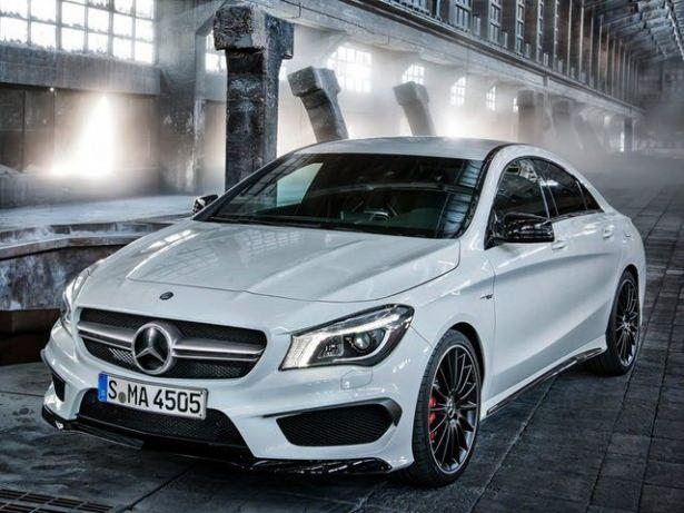 <p>Mercedes-Benz: Avusturyalı tüccar Emil Jelinec, 1897 yılında yarış kazandığı araca kızının adı olan Mercedes'i koydu ve bunun şerefine şirketin kurucuları Gottlieb Daimler ve Karl Benz ürettikleri araçlara Mercedes adını vermeye devam ettiler.</p>