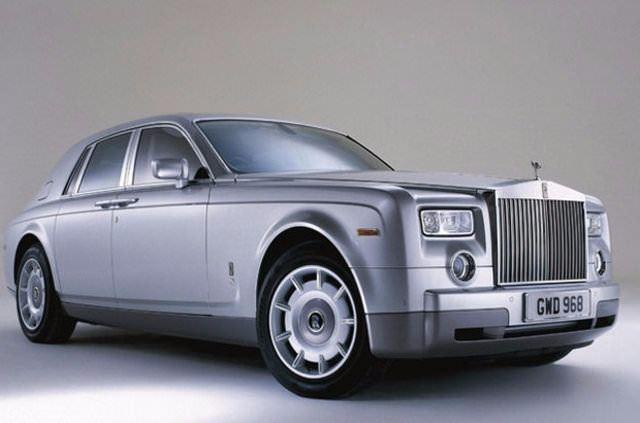 <p>Rolls-Royce: El yapımı otomobilleri ile ünlenen İngiliz lüks otomobil markası ismini kurucuları Steven Rolls ve Henry Royce'den almıştır.</p>
