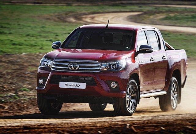 <p>Toyota ayrıca, servise gelen 2013 yılı ve öncesi modeller için "güvenlik ve filtre" paketlerinde yüzde 20 yedek parça ve yüzde 30 işçilik indiriminin yanı sıra tüm periyodik bakım işçiliklerinde de yüzde 30 indirim sunuyor.</p>
<p>Toyota Forever kart indirimlerine ilave olarak, tüm modellerin periyodik bakımlarında 1 litrelik Toyota orijinal motor yağı ile birlikte 4 adet Bridgestone, Lassa veya Michelin lastik alımında bir sonraki bakımda kullanılmak üzere 100 liralık indirim kuponu hediye ediliyor.<br />
<br />
Son gün 30 Haziran.</p>