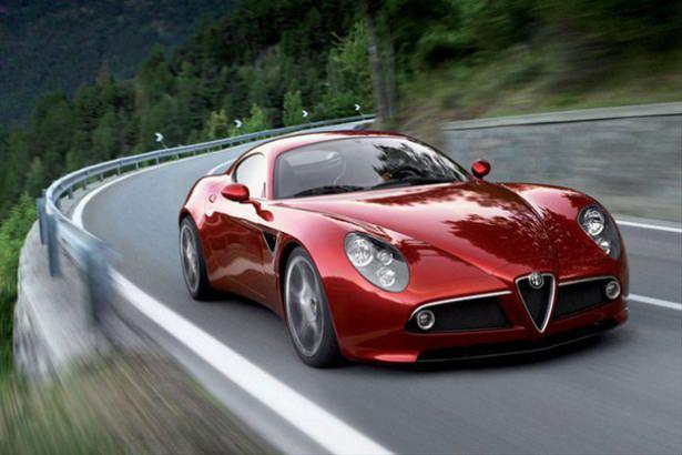 <p><strong><strong>Alfa Romeo: </strong></strong></p>
<p>1910'da A.L.F.A. (Anonima Lombarda Fabbrica Automobili (Lombardiya Otomobil Fabrikası Şirketi)) adıyla kurulan şirket, Nicola Romero'un ortak olmasıyla Alfa Romeo adını aldı.</p>