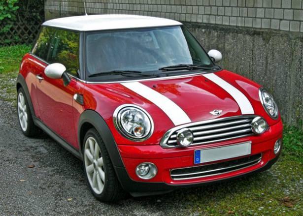 <p><strong><strong>Mini: </strong></strong></p>

<p>Küçük modelleriyle ünlenen İngiliz markası</p>
