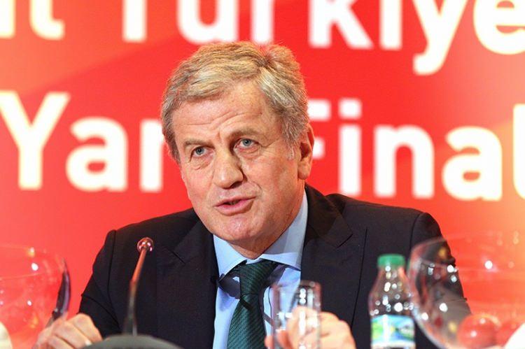 <p>UEFA'da çok büyük eksiklikti. Şenes Bey'den sonra çok lazımdı orada birisinin olması. Servet Bey çok çalışkan birisi. Onun yerini umarım federasyonda doldururlar. Braga ve Dinamo Kiev maçlarında UEFA'da bir temsilcimizin olmamasını hissettik.</p>
