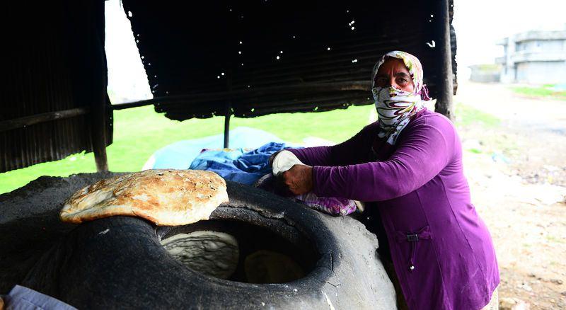 <p>Türk Silahlı Kuvvetleri ve emniyet unsurlarınca başarıyla tamamlanan "Şehit Özel Harekat Polisi Ersin Yıldırım Operasyonu" ile 121 teröristin etkisiz hale getirildiği İdil'de teröristlerce oluşturulan çoğunluğu el yapımı patlayıcılarla tuzaklı 208 barikat kaldırıldı, 72 çukur kapatıldı ve 462 el yapımı patlayıcı imha edildi.</p>