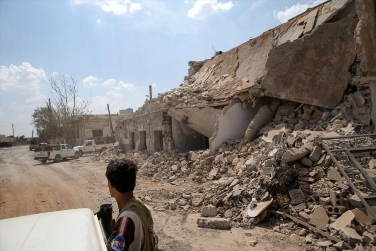 <p>Çayın güneyinden itibaren terör örgütü PYD/PKK’nın kontrol bölgesi başlıyor.</p>

