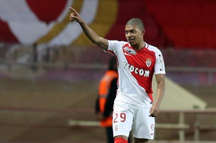 <p>Kylian Mbappe<br />
Takım: Monaco<br />
Ülke: Fransa</p>