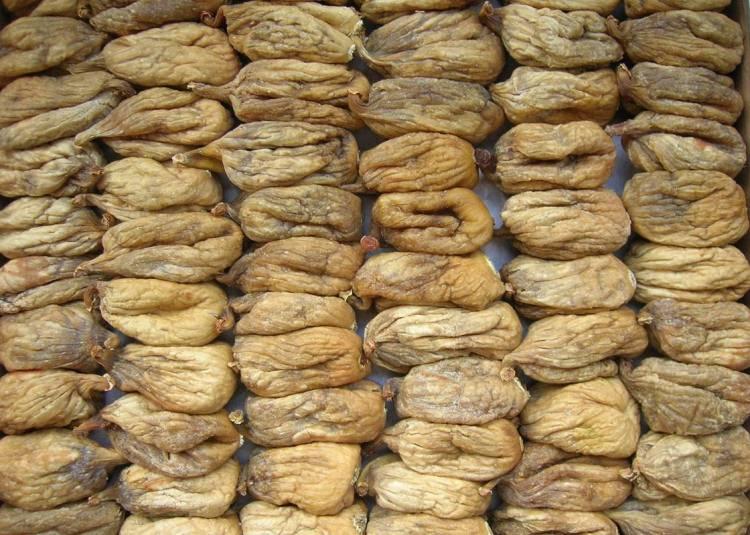 <p>Neredeyse tüm sebze ve meyveler kemi sağlığına katkıda bulunur ve kemik hastalıklarından korunmamıza yardımcı olur. </p>
