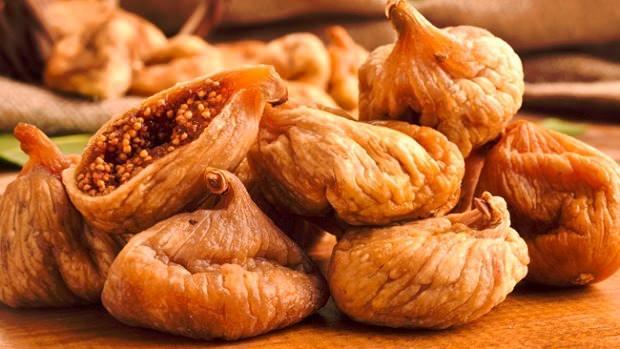 <p>Besin lifi bakımından zengin besinler sindirimi yavaşlatıp kan şekeri dalgalanmalarını önler. Bu sayede yeterli miktarda besin lifi alındığından tokluk hissi daha uzun sürer.</p>
