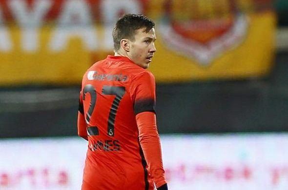 <p><strong>Martin Linnes</strong><br />
<br />
Galatasaray'da 'sağ kulvar' kalabalık. Sabri yıllardır formanın sahibi, Cavanda da Riekerink'in beğendiği bir oyuncu. Linnes dışarıda kaldı. Forma istiyor, ayrılmayı planlıyor.</p>
