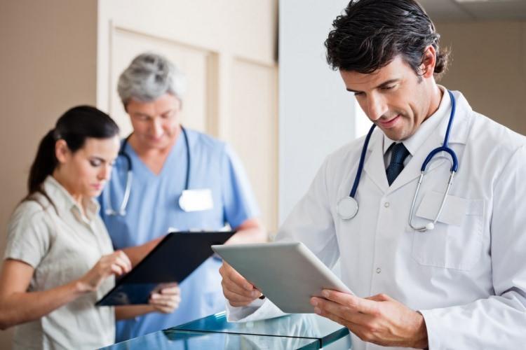 <p><strong>Egzersiz öncesi sağlık kontolü şart</strong></p>
<p>Egzersize başlamadan önce mutlaka doktor kontrolünden geçilmelidir. </p>