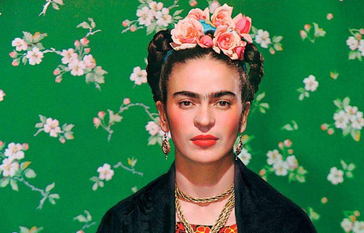 <p>Frida Kahlo'nun ölümünden 50 yıl sonra dolabının kilidi açılarak kişisel eşyaları sergileniyordu.</p>
