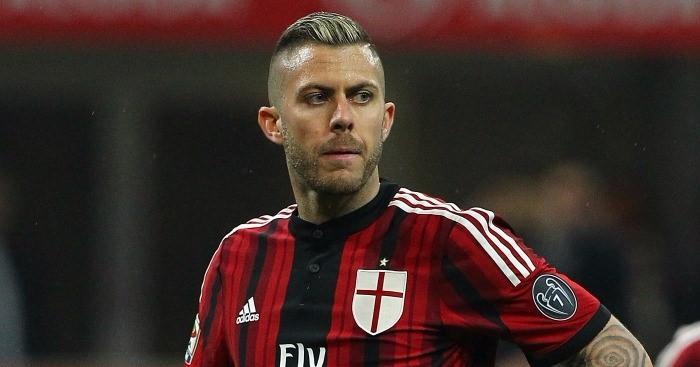 <p>Jeremy Menez</p>

<p>Adı defalarca kez Galatasaray ve Fenerbahçe ile anıldı. Aradan geçen 3 yılın ardından Menez’in imza attığı takım Antalyaspor oldu.</p>

