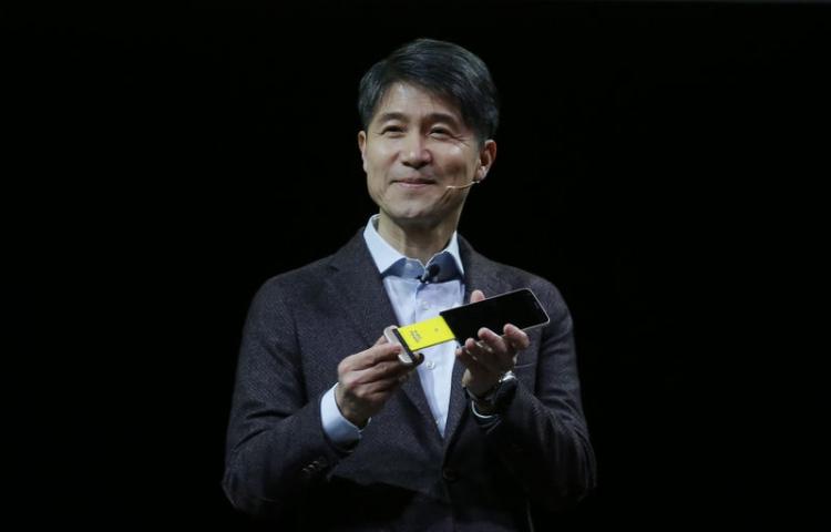 <p>Sonuç: Modüler yapı oldukça başarılı- Ekran kalitesi başarılı - Geniş açılı kamera başarılı sonuçlar veriyor. Bağlantı arabilrimleri konusunda başarılı bir sonuç var. Bluetooth 4.2, Hızlı Şarj, NFC, LTE Cat9, USB Type-C</p>
