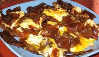 <p>ELAZIĞ Kurutlu çorba, Sırın, Pestilli yumurta, Göme, Mukaşerli pilav, Harput köftesi, Pekmez helvası ve Gül tatlısı</p>