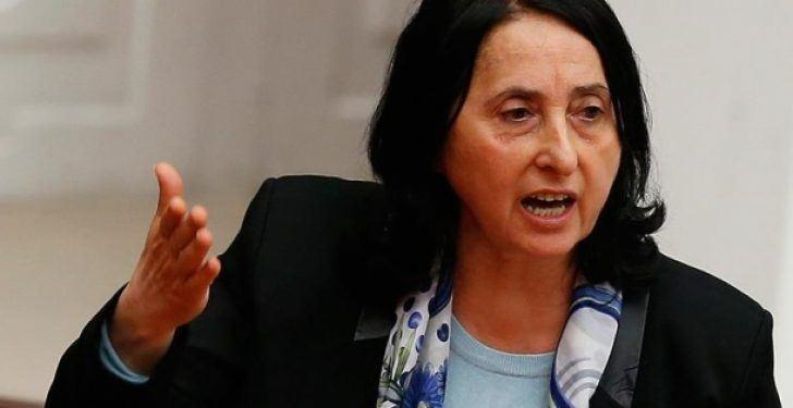 <p><strong>HDP Diyarbakır Milletvekili Nursel Aydoğan:</strong></p>
<p>Örgüte üye olmamakla birlikte örgüt adına suç işlemek.</p>