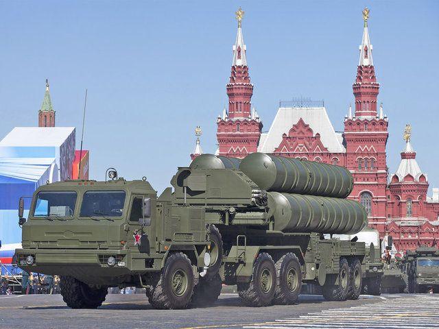 <p>RUSYA</p>

<p>S-400 - Uzun menzilli hava savunma sistemi</p>
