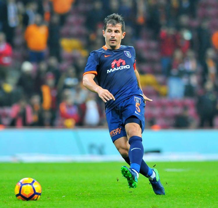 <p><strong>Galatasaray: </strong>Ben de çok emeği olan bugünlere gelmeme vesile olan takım</p>
