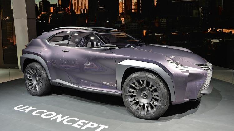 <p>Lexus UX</p>
