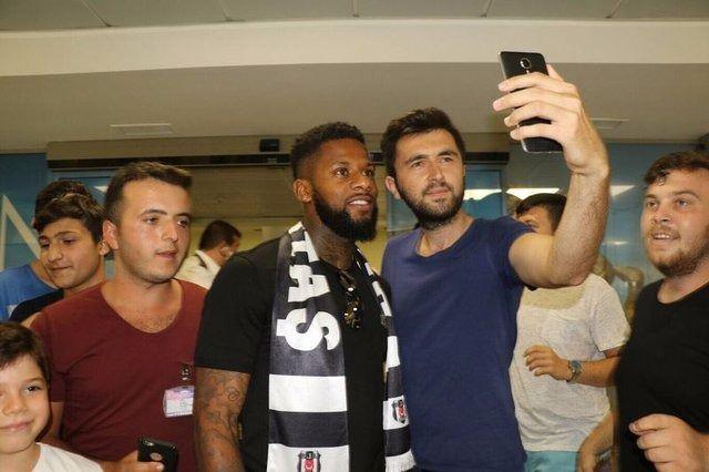 <p>Beşiktaş'ın transferi için anlaşma sağladığı, geçen sezon Fenerbahçe'de kiralık olarak forma giyen Jeremain Lens, Samsun'a geldi.</p>
