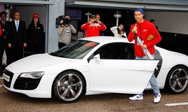 <p><span style="color:rgb(253, 253, 253)">Cristiano Ronaldo</span><br />
<span style="color:rgb(253, 253, 253)">Audi R8</span></p>
