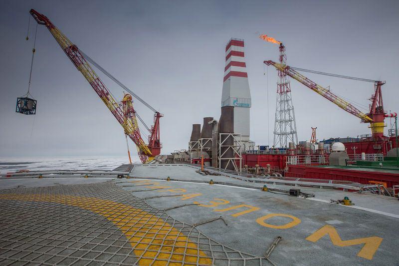 <p>'Prirazlomnaya' kutuplardaki ilk petrol platformu. Rusya'nın kutuplardaki ilk petrol platformu görüntülendi. Buzlarla kaplı açık denizdeki platformada sondaj, petrol çıkarma ve depolama, petrolün hazırlanması ve nakliyesi gibi aşamalar gerçekleştiriliyor.</p>

<p> </p>

