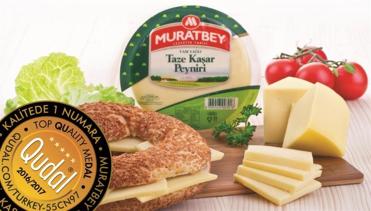 <p>- Kaşar peynir ile streç film arasında oluşan hava boşluğu nemi arttırır ve peynirin çabuk küflenmesine sebep olur. </p>