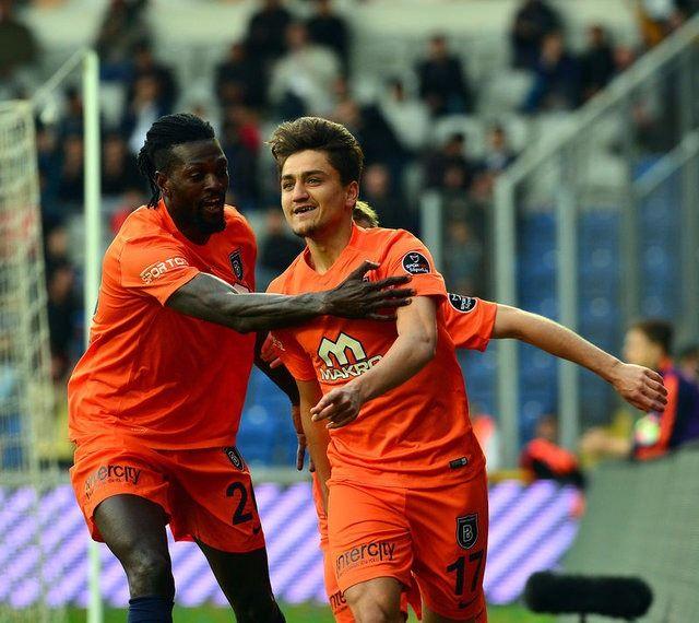 <p>Geçen hafta içi Türkiye Kupası'nda Fenerbahçe'ye 2 gol atarak adından bir kez daha söz ettiren Cengin Ünder, ligin 29. haftasında Beşiktaş ağlarını 18 dakikada 2 kez havalandırdı.</p>
