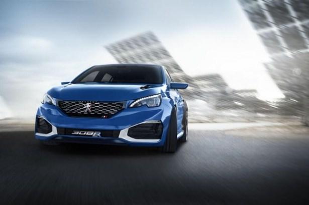 <p>Böyle bir güce sahip olmasının yanında iki adet elektrikli motorun yer almasının avantajıyla 70 g/kg’lık emisyon salımına sahip otomobil çevreci kimliğiyle öne çıkıyor.</p>
<p> </p>