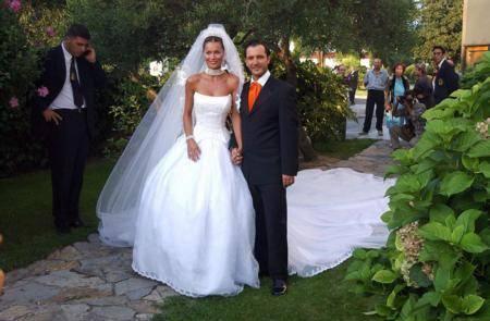 <p>Ebru Şallı ve Harun Tan</p>
