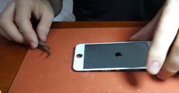 <p>İşte adamım sadece 1.100 TL masrafa girerek Çin'deki parçalarla ürettiği telefon..</p>
