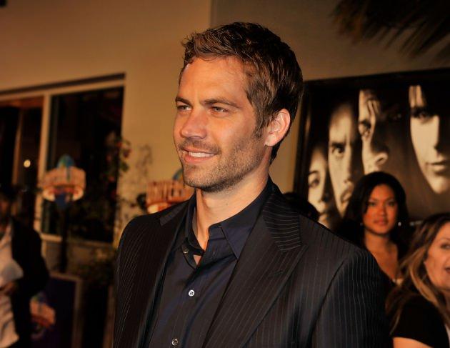 <p>Bir arkadaşıyla bağış gecesine katılmak üzere yola çıkan 40 yaşındaki Paul Walker, arkadaşının kullandığı aracın kaza yapması sonucu öldü.</p>