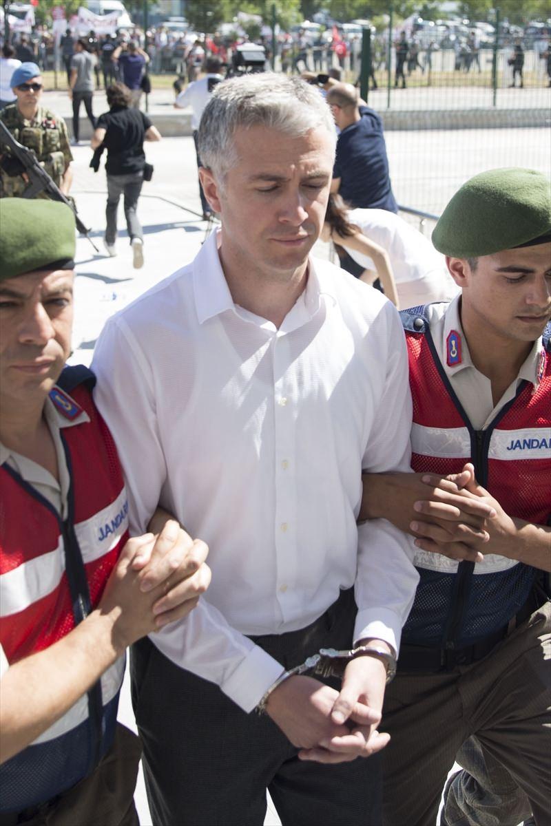 <p>Yücel Canbolat</p>
