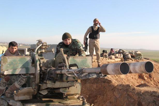 <p>Irak K&uuml;rt B&ouml;lgesel Y&ouml;netimi (IKBY) Başkanı Mesut Barzani'nin oğlu Mensur Barzani, Peşmerge &Ouml;zel Kuvvetler Komutanı olarak operasyonu y&ouml;netiyor.</p>
